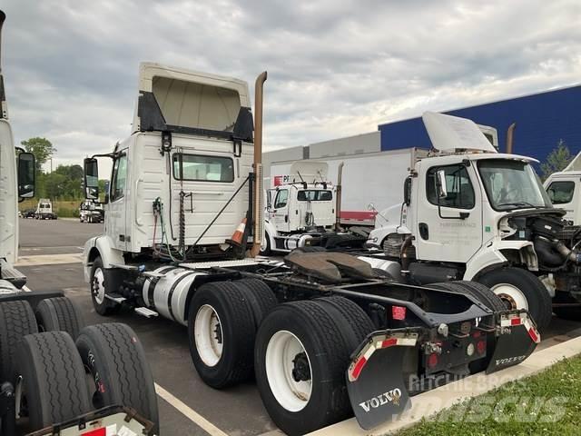 Volvo VNM 牵引车