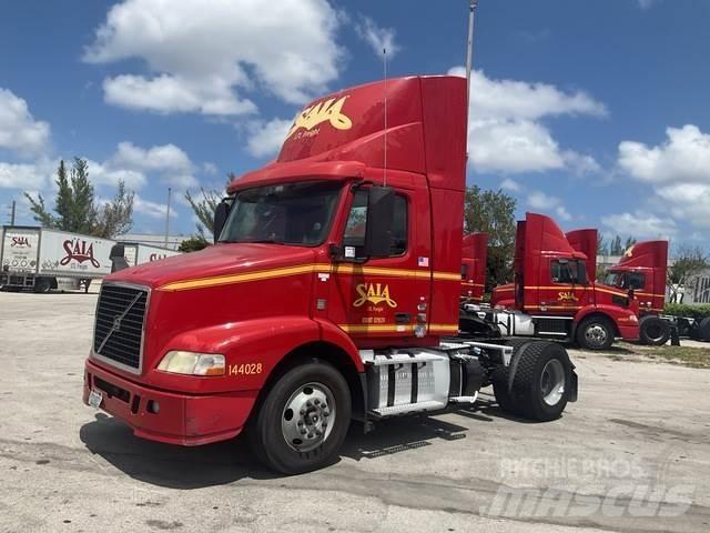 Volvo VNM 牵引车