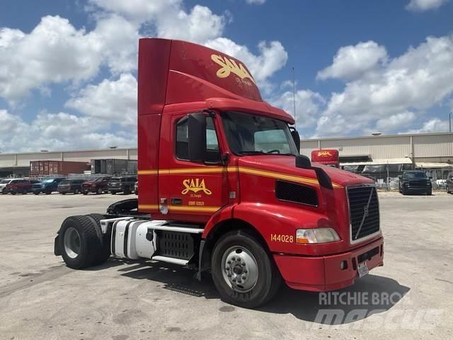 Volvo VNM 牵引车