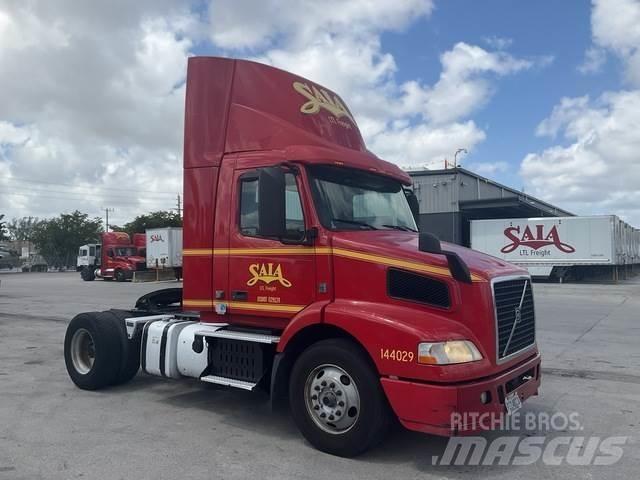 Volvo VNM 牵引车