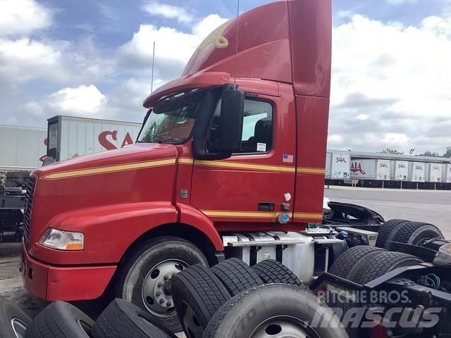 Volvo VNM 牵引车