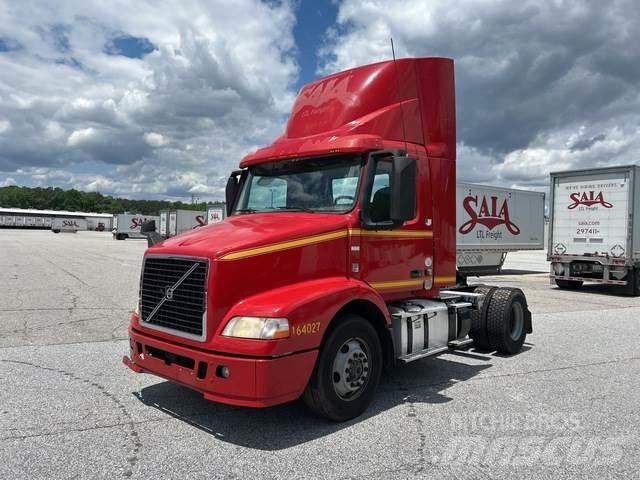 Volvo VNM 牵引车
