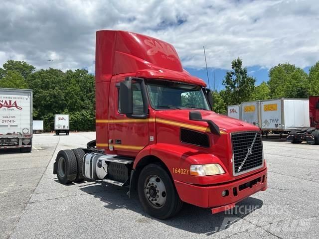 Volvo VNM 牵引车