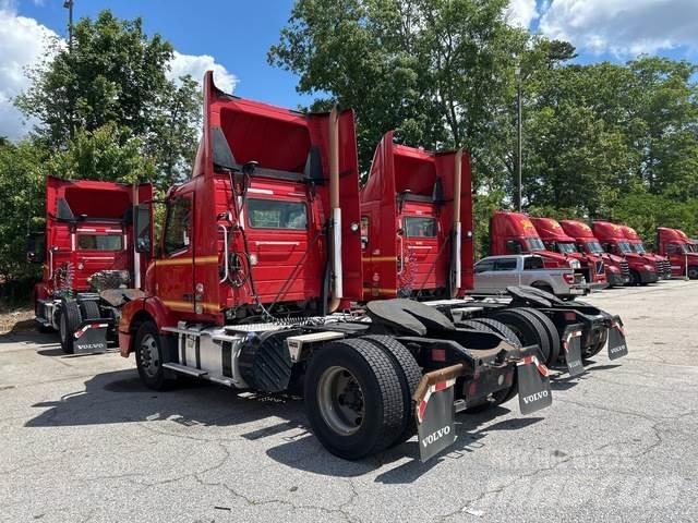 Volvo VNM 牵引车