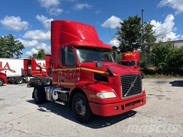 Volvo VNM 牵引车