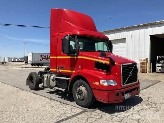 Volvo VNM 牵引车