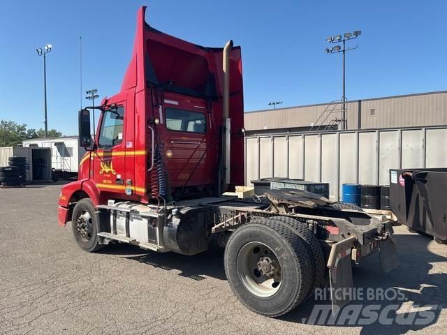 Volvo VNM 牵引车