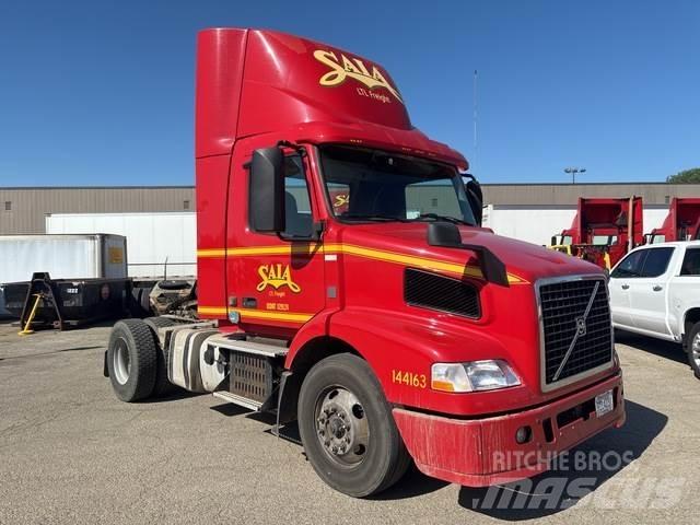 Volvo VNM 牵引车