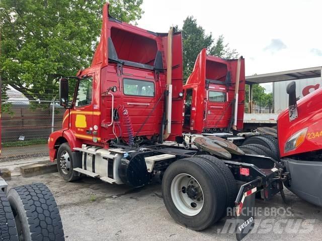Volvo VNM 牵引车