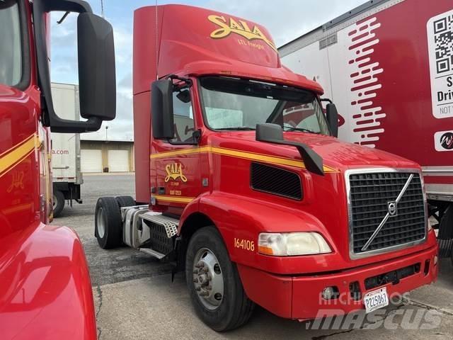 Volvo VNM 牵引车