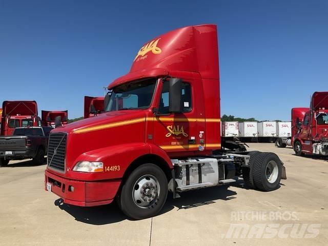 Volvo VNM 牵引车