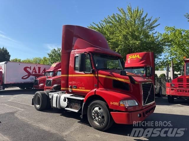 Volvo VNM 牵引车