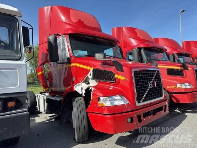Volvo VNM 牵引车