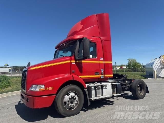 Volvo VNM 牵引车