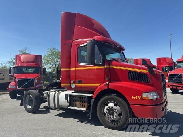Volvo VNM 牵引车