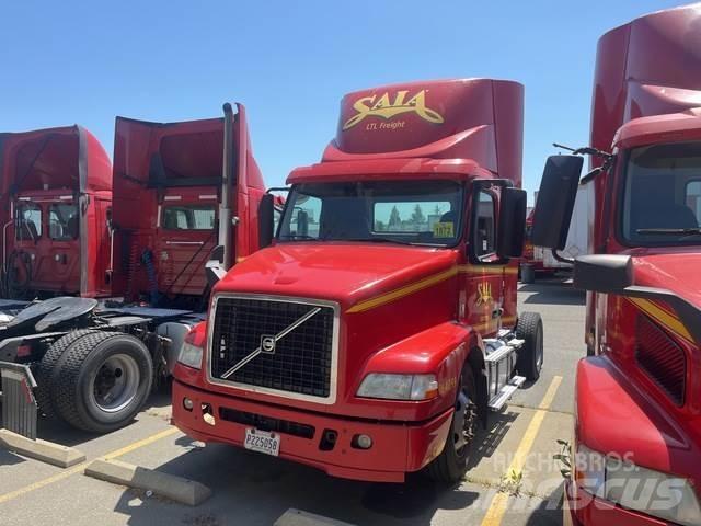 Volvo VNM 牵引车