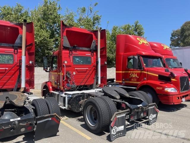Volvo VNM 牵引车