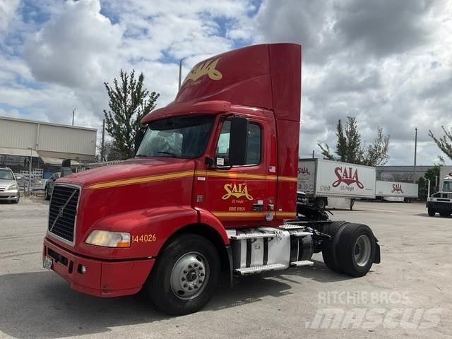 Volvo VNM 牵引车