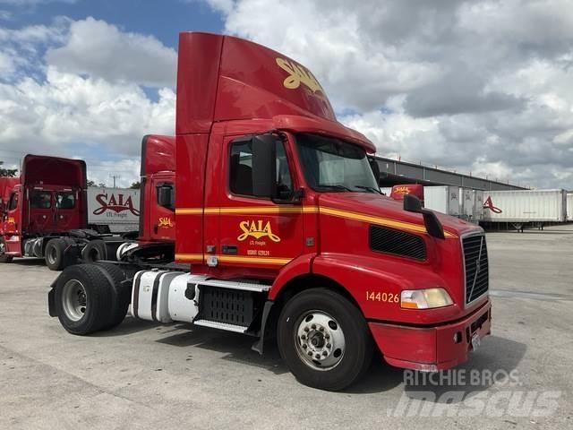 Volvo VNM 牵引车