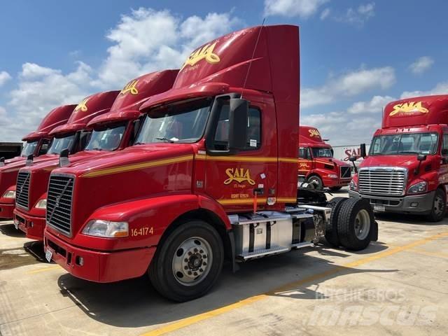 Volvo VNM 牵引车