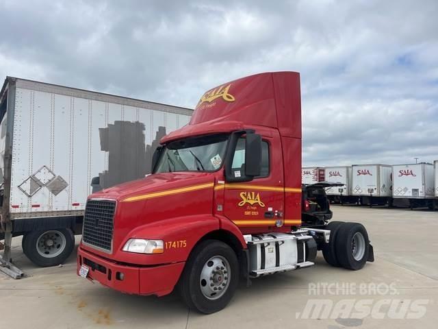 Volvo VNM 牵引车