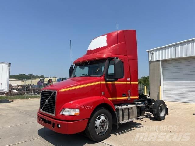 Volvo VNM 牵引车