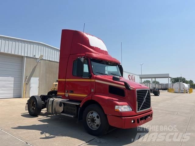 Volvo VNM 牵引车
