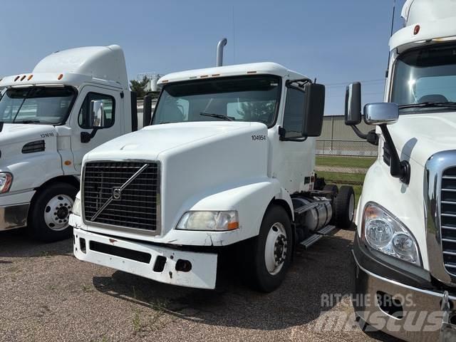 Volvo VNM 牵引车