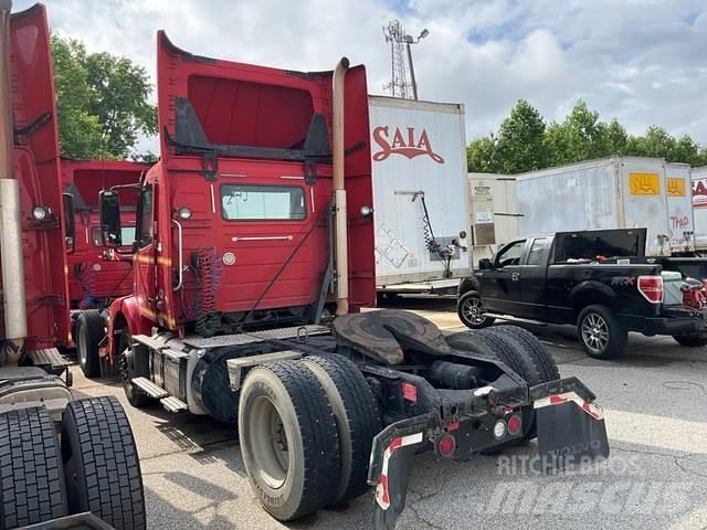 Volvo VNM 牵引车