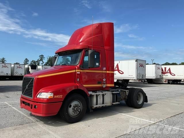Volvo VNM 牵引车