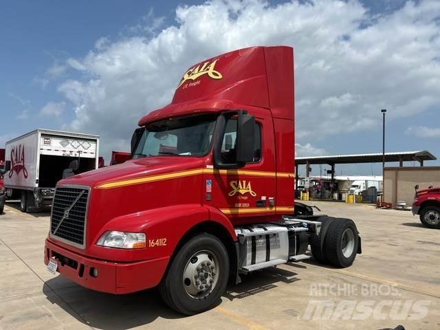 Volvo VNM 牵引车