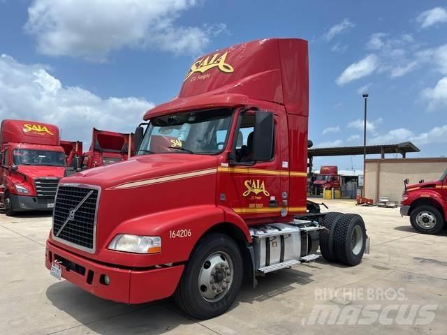 Volvo VNM 牵引车