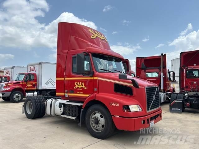 Volvo VNM 牵引车