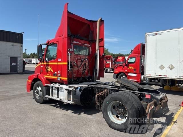 Volvo VNM 牵引车