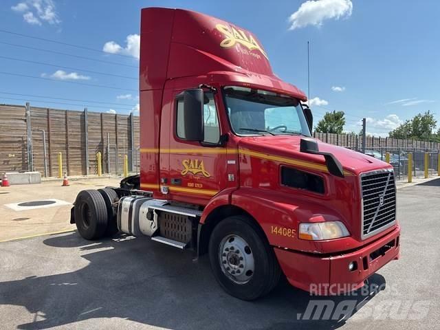 Volvo VNM 牵引车