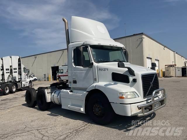 Volvo VNM 牵引车