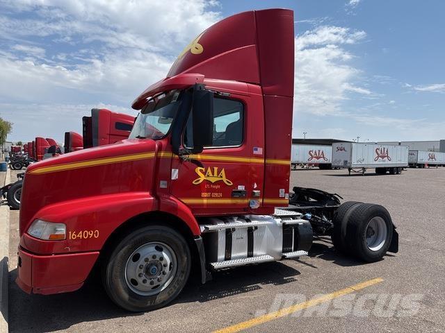 Volvo VNM 牵引车