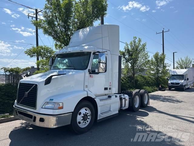 Volvo VNM 牵引车