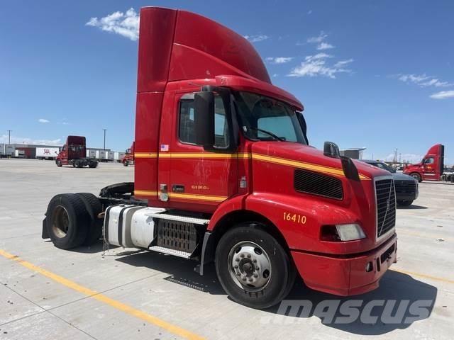 Volvo VNM 牵引车