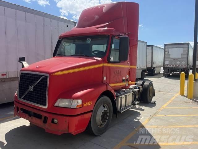 Volvo VNM 牵引车