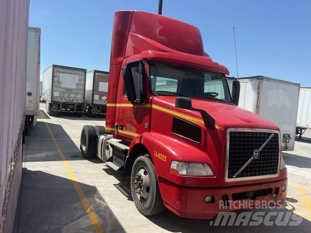 Volvo VNM 牵引车
