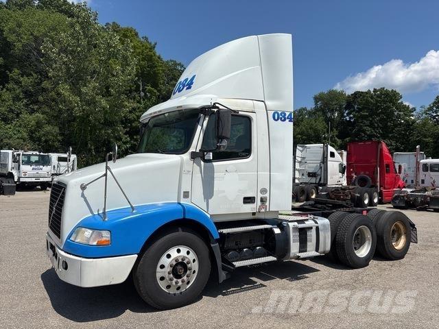 Volvo VNM 牵引车