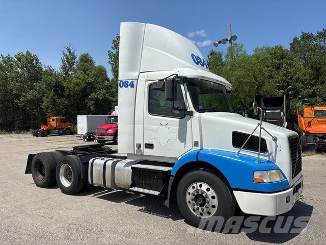 Volvo VNM 牵引车