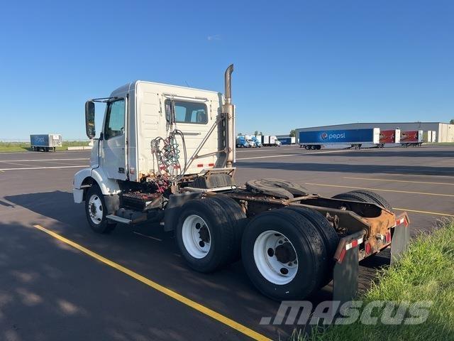 Volvo VNM 牵引车