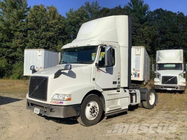 Volvo VNM 牵引车