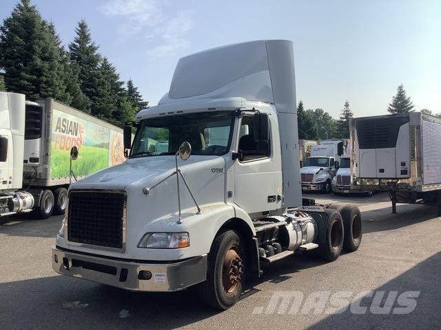 Volvo VNM 牵引车