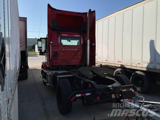 Volvo VNM42T 牵引车