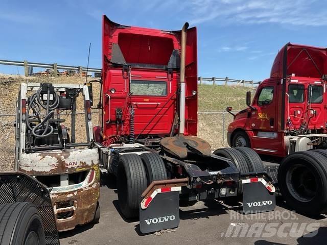 Volvo VNM42T 牵引车