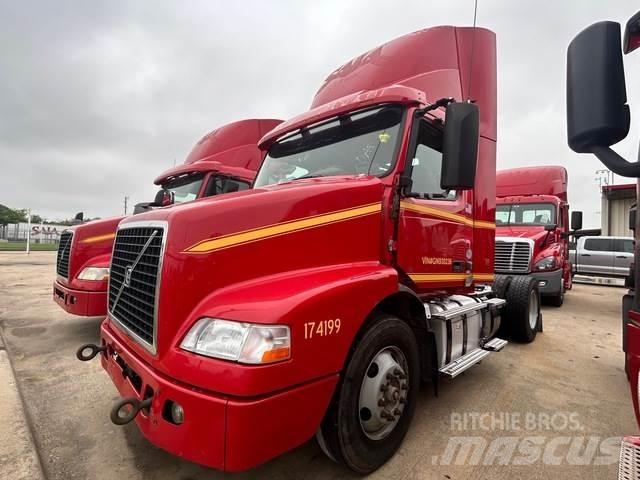 Volvo VNM42T 牵引车