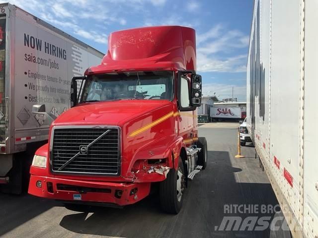 Volvo VNM42T 牵引车